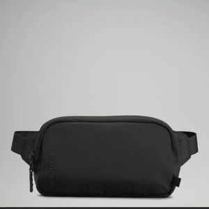 COPY - Lululemon mini belt bag